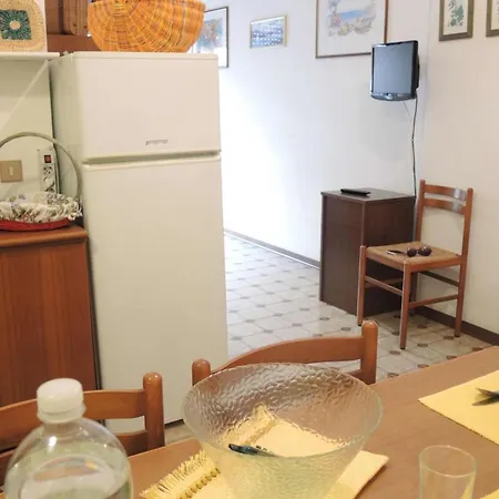 Three Flat With Garden-beahost