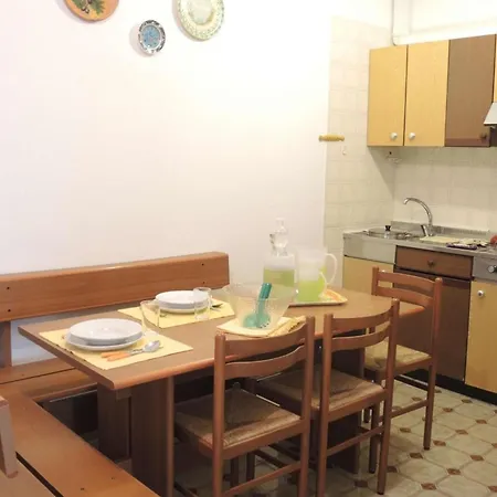 Three Flat With Garden-beahost *