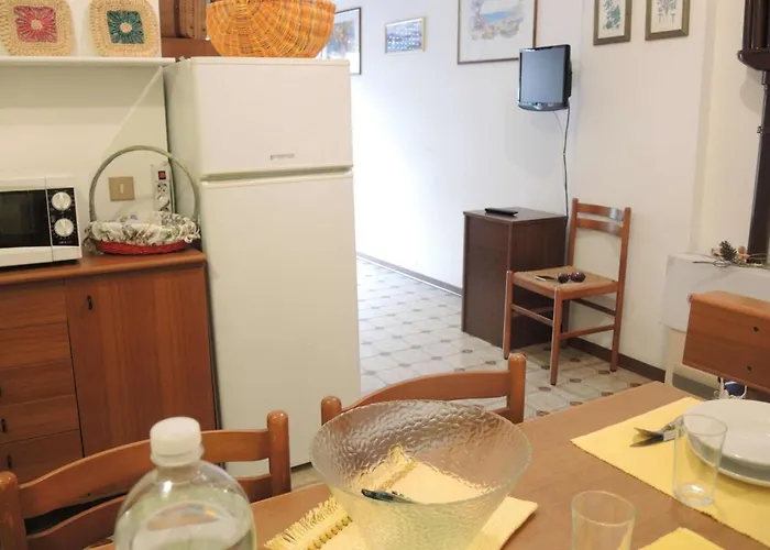 Three Flat With Garden-beahost